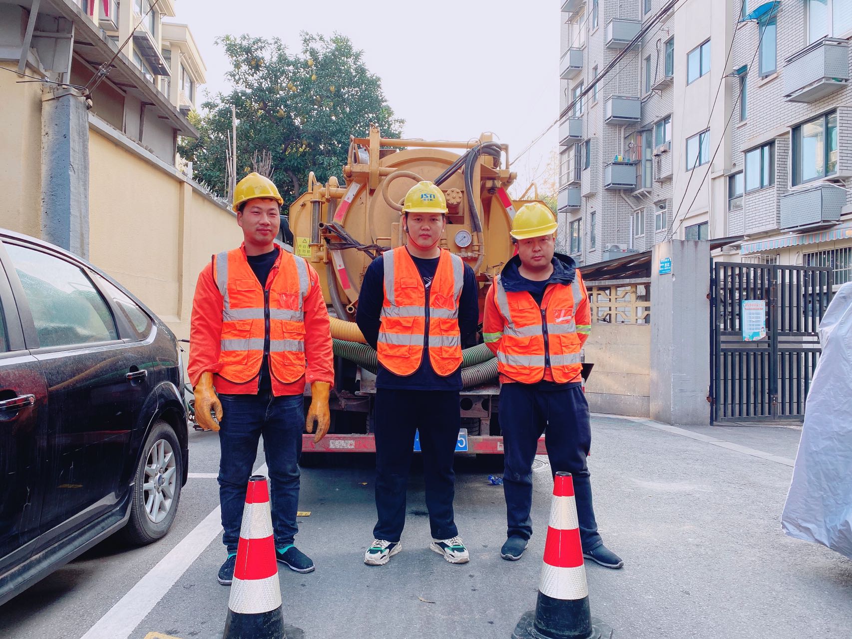 赛虹桥南京某小区管道清淤检测施工